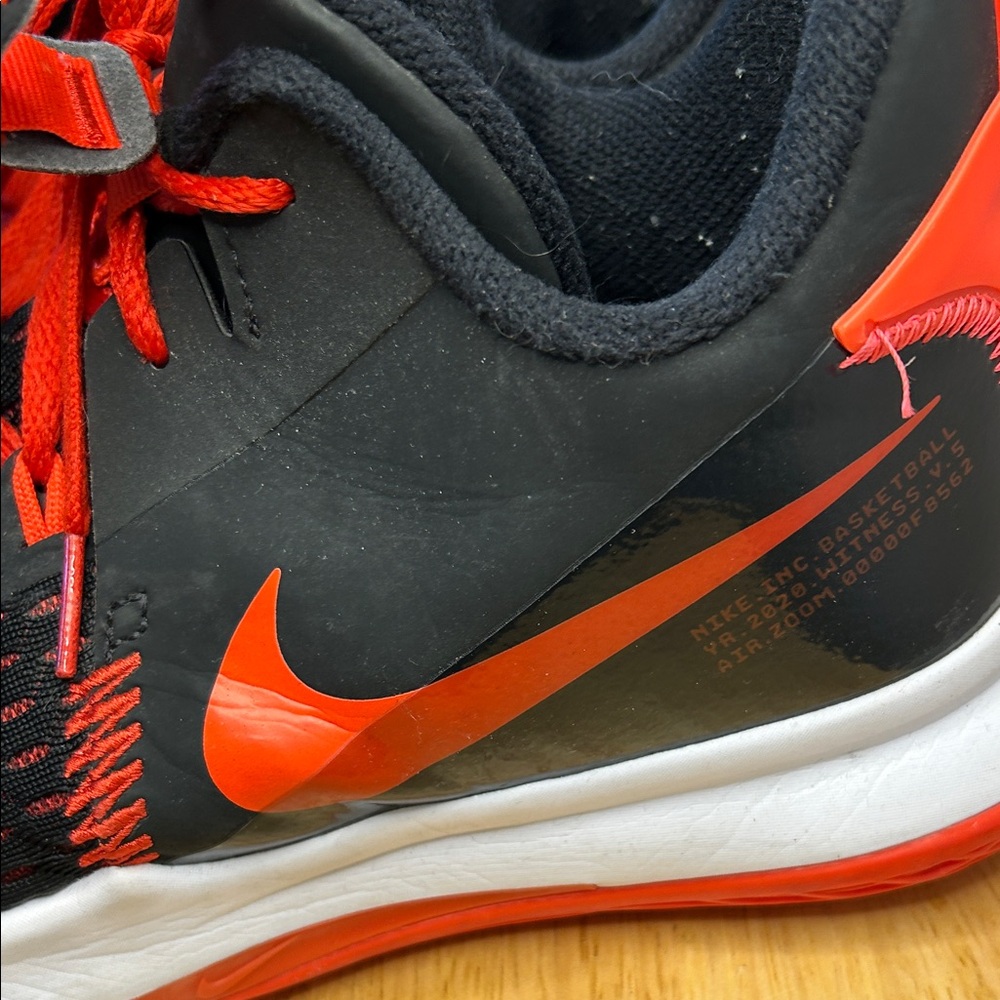 Nike LeBron Witness 5 Basketball Black and Red Sneakers - Picture 12 of 12